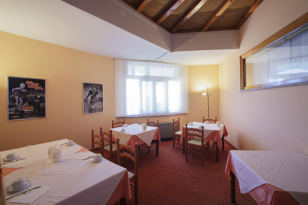Hotel I Diamanti Garlasco Екстериор снимка
