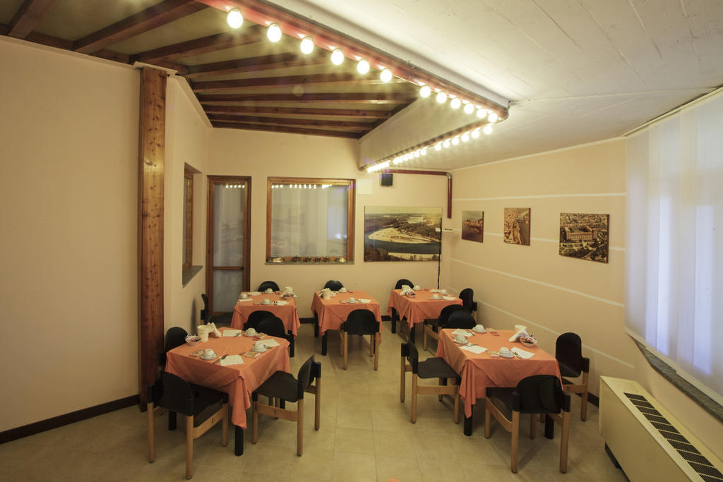 Hotel I Diamanti Garlasco Екстериор снимка